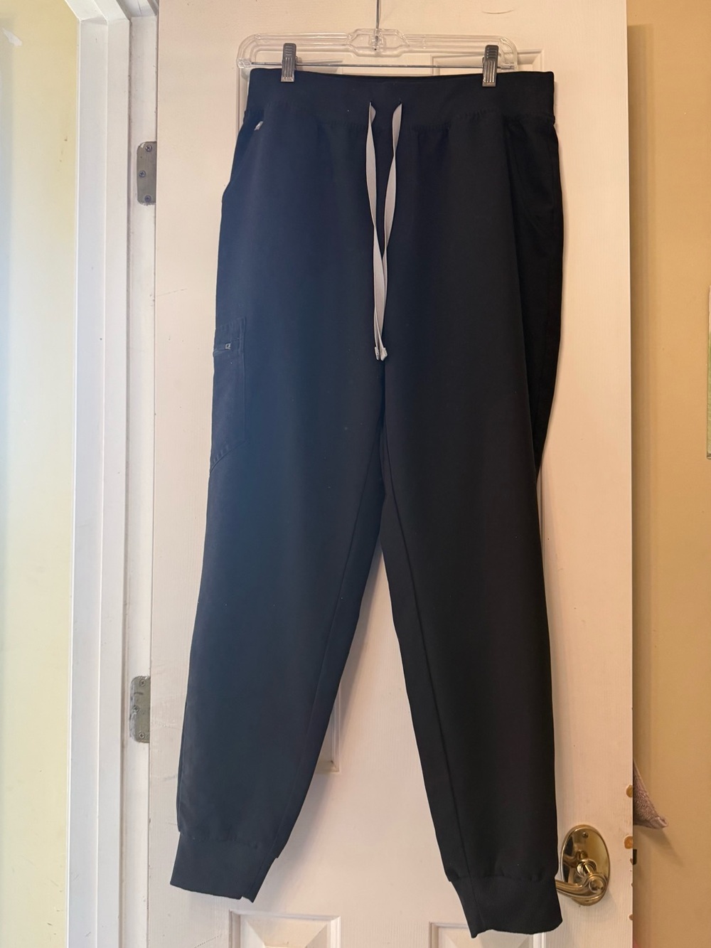 FIGS Black Zamora Joggers with Gray Drawstring Large - Picture 9 of 14
